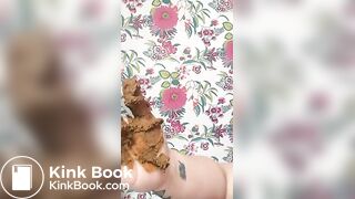 Scat BBWendi paints her body and eats her scat