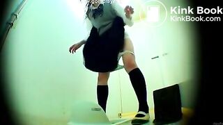 Schoolgirl wetting 3