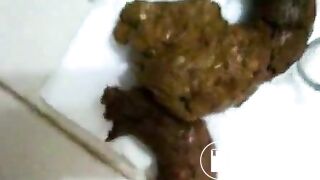 Sexy slut eatin Scat !!!!!!!!! kinky 1