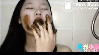 Chiense Teen Eating Her Poop