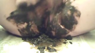 Chubby Teen Scat Smearing Solo