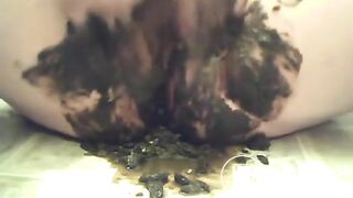 Chubby Teen Scat Smearing Solo