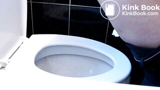 toilet 2 F