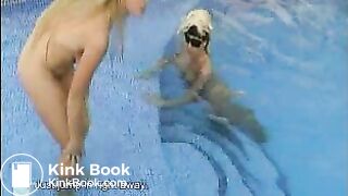 Anna and her friend shit into a swimming pool!