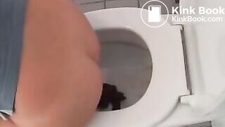 bsg93_poop_shitting