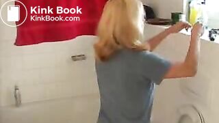 bsg93_poop_shitting