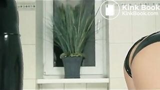 strapeless strap on, latex lesbians