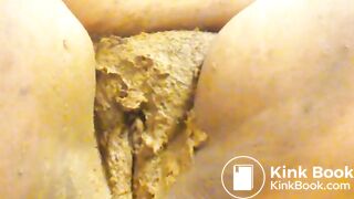 Yucky Princess rubs shit on fat pussy