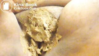 Yucky Princess rubs shit on fat pussy