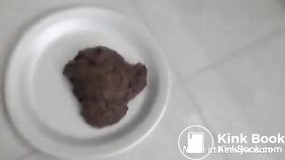 Young Babe Takes Huge Shit