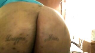 Black Woman farting On Cam