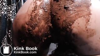 Shitting milf on cam again