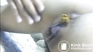 Girl Takes A Shit Under Water
