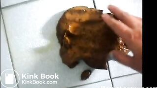 Big Booty Woman Shitting On The Floor