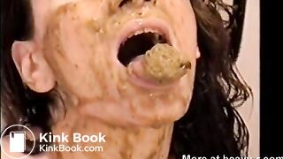 Scat Girl Playing With Poop