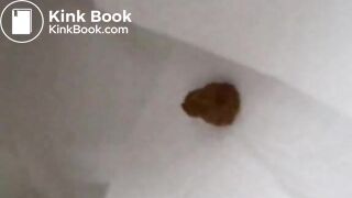 Amateur Brazilian Taking A Shit