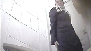 She wipes with her fingers!
