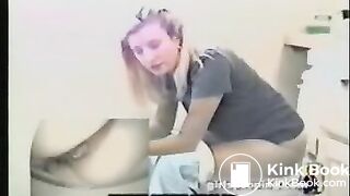 8118_poop_shitting