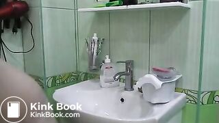 girl poops in potty