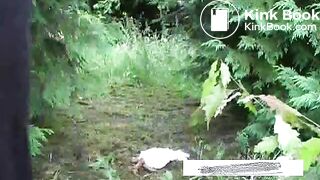 pooping outdoor