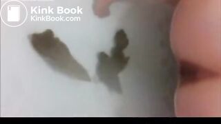 Girl Shitting Underwater
