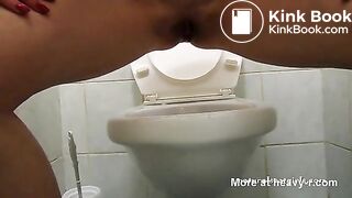 Pissing And Shitting On Cam