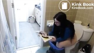Chubby Brunette Toilet Shit