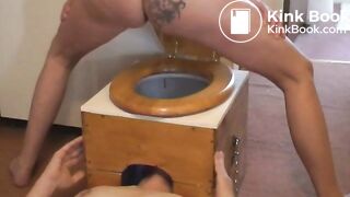 She Takes a Dump in the Toiletbox