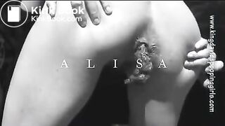 Beatifull young girls pooping big dumps