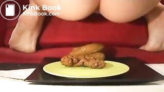 Amateur Babe Pooping #38