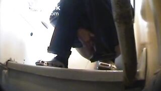 T02_poop_shitting