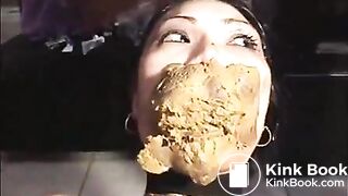 asian scat slut Honey Bee in her element
