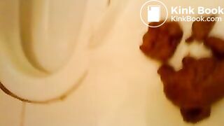 naugty arab girl pooping