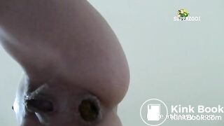 MILF Dropping Turd Bombs