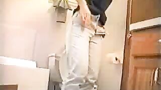 » Brunette girl filming herself while pooping
