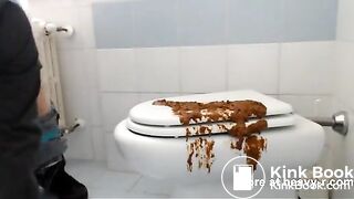 Extreme Messy Scat Play