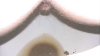 Wife takin a wet shit