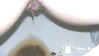 Wife takin a wet shit