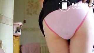 kate_poop_001
