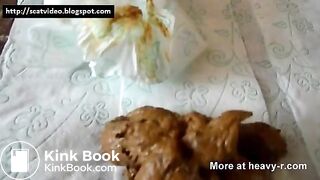 Amateur Teen Shits On Toilet Paper