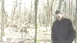 Pute Dans Les Bois (Scat - French)]