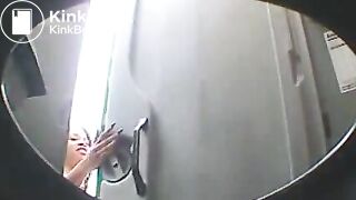 UST02