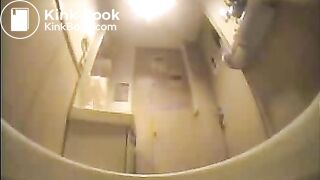 04 Pooping 3