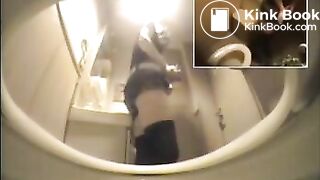 04 Pooping 3