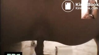 52 Pooping 52