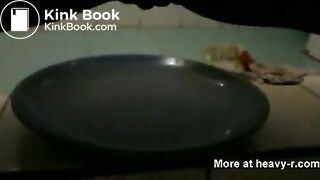 Black girl takes a dump on a platemp4