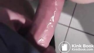 Schön die Scheisse aus den Arsch gefickt