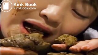 Cute Asian Babe Worships her poop