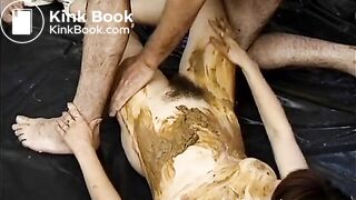 Dude Shitting On His Girlfriend