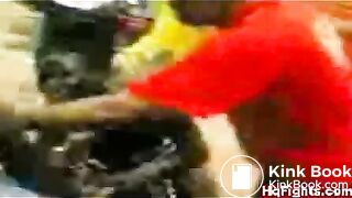 Negresses fighting in Nigeria